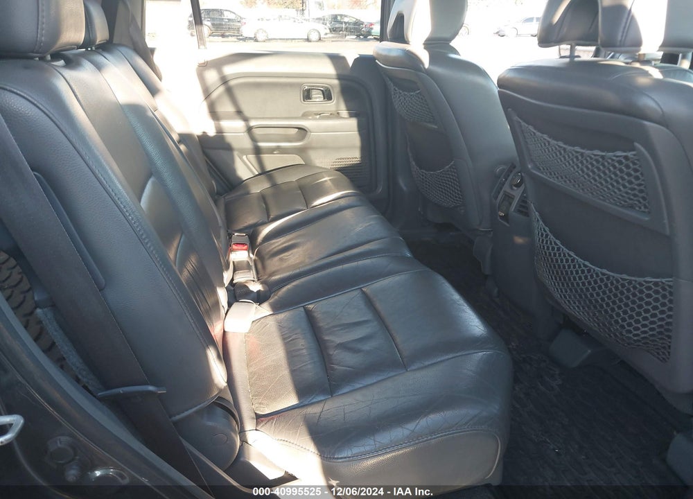 2006 HONDA PILOT EX-L VIN: 2HKYF18736H553682