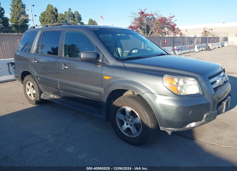 2006 HONDA PILOT EX-L VIN: 2HKYF18736H553682