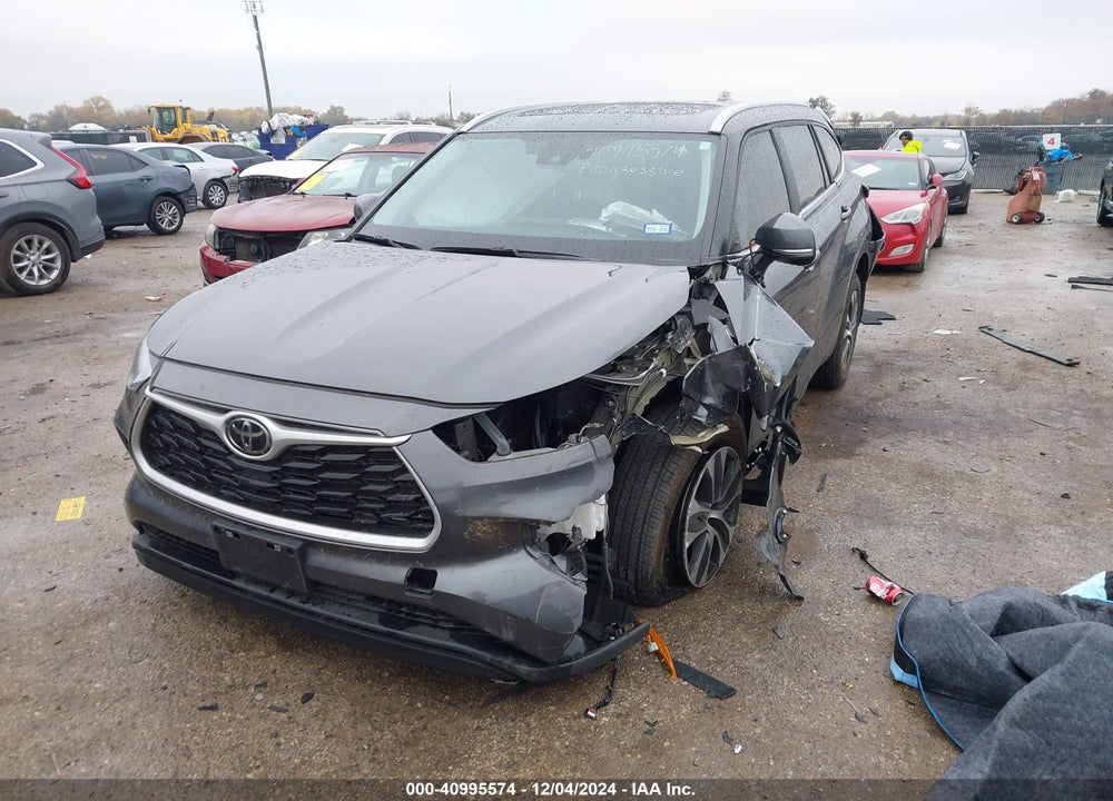 2024 TOYOTA HIGHLANDER XLE VIN: 5TDKDRAH3RS542077
