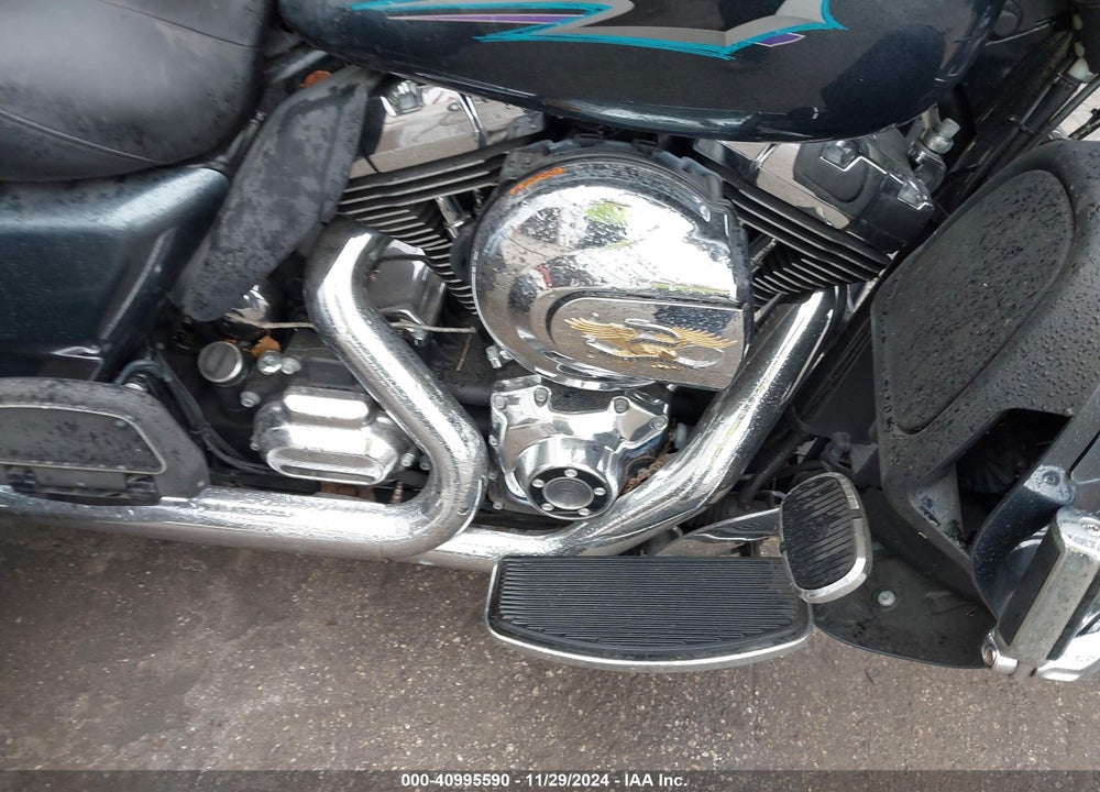 2015 HARLEY-DAVIDSON FLHTCUTG TRI GLIDE ULTRA VIN: 1HD1MAL16FB851587