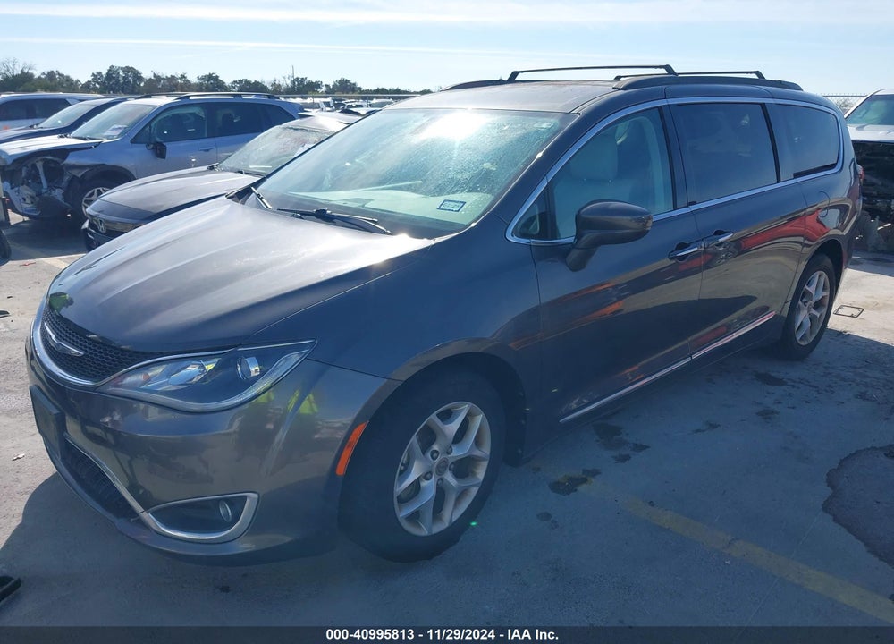 2017 CHRYSLER PACIFICA TOURING L VIN: 2C4RC1BG8HR743537