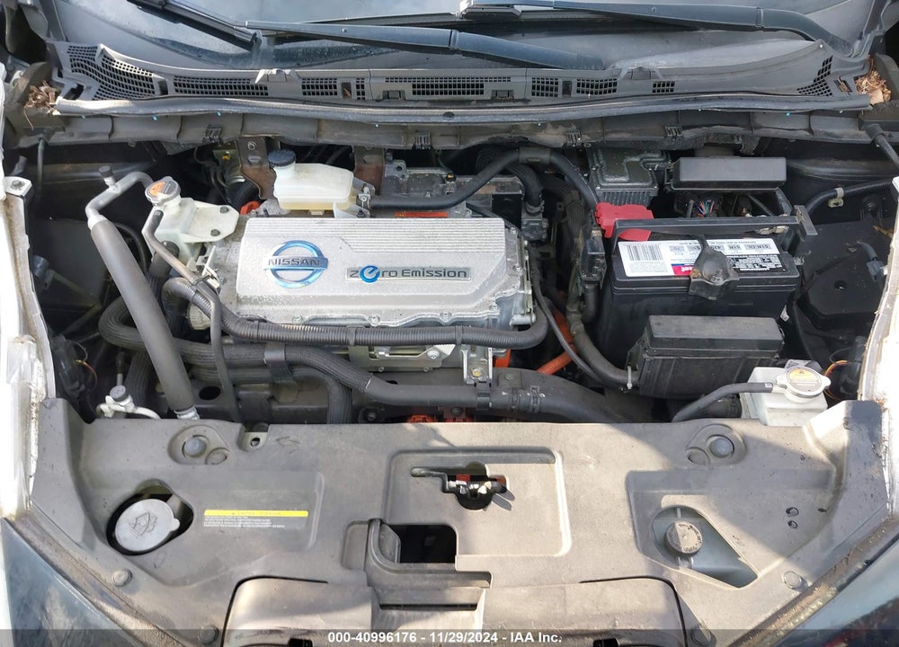 2011 NISSAN LEAF SL VIN: JN1AZ0CP6BT001015