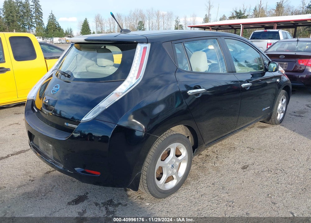 2011 NISSAN LEAF SL VIN: JN1AZ0CP6BT001015