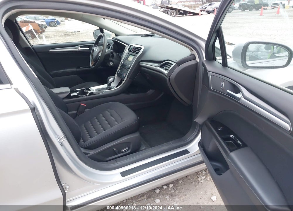 2015 FORD FUSION SE VIN: 1FA6P0H75F5130199