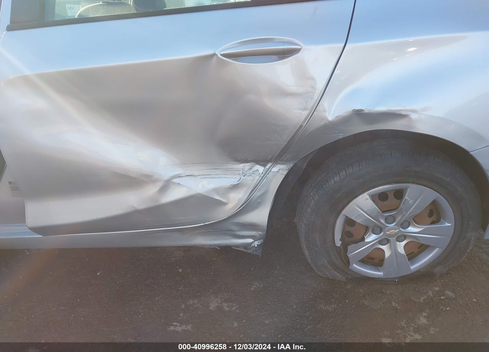 2018 CHEVROLET CRUZE LS AUTO VIN: 1G1BC5SM1J7129007