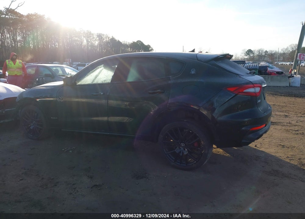 2020 MASERATI LEVANTE GRANSPORT VIN: ZN661XUS7LX355107
