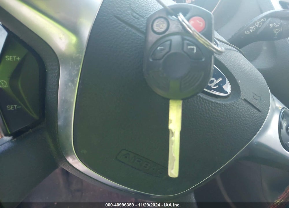 2014 FORD FOCUS SE VIN: 1FADP3K24EL318874