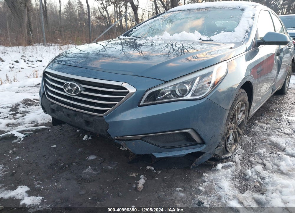 2016 HYUNDAI SONATA SE VIN: 5NPE24AF9GH329951
