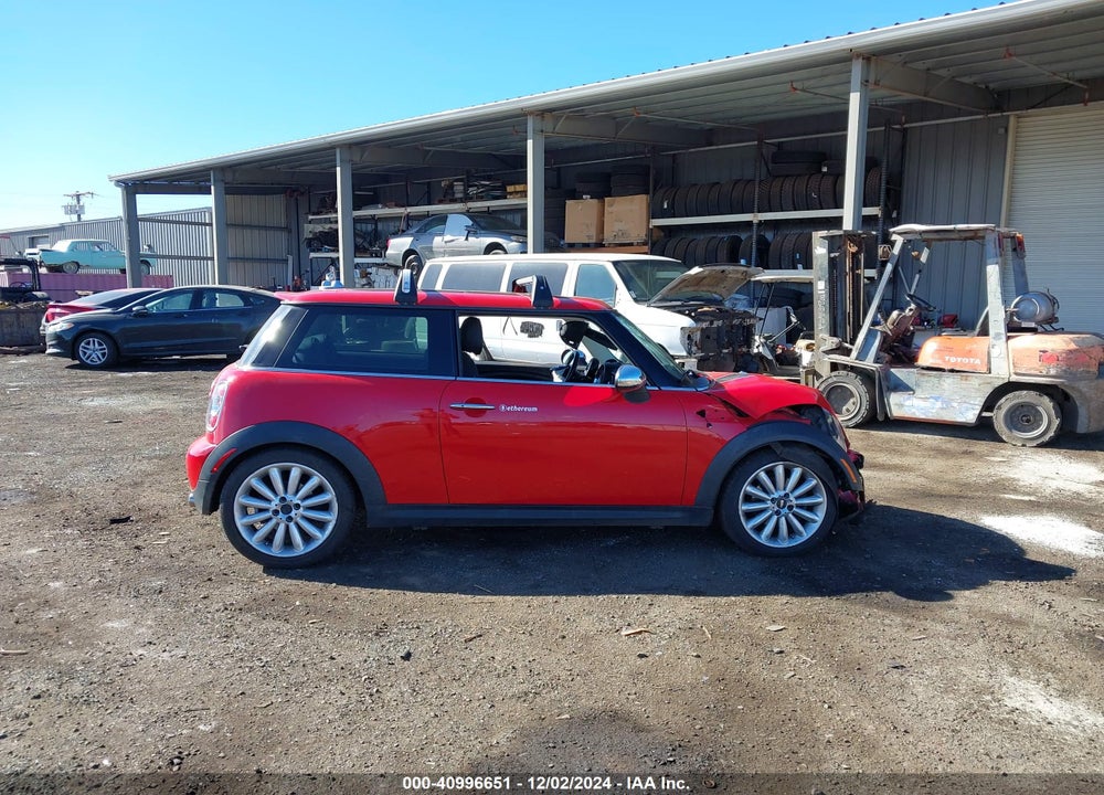 2013 MINI HARDTOP COOPER VIN: WMWSU3C55DT371176