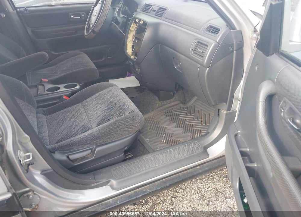 2001 HONDA CR-V EX VIN: JHLRD186X1C050241