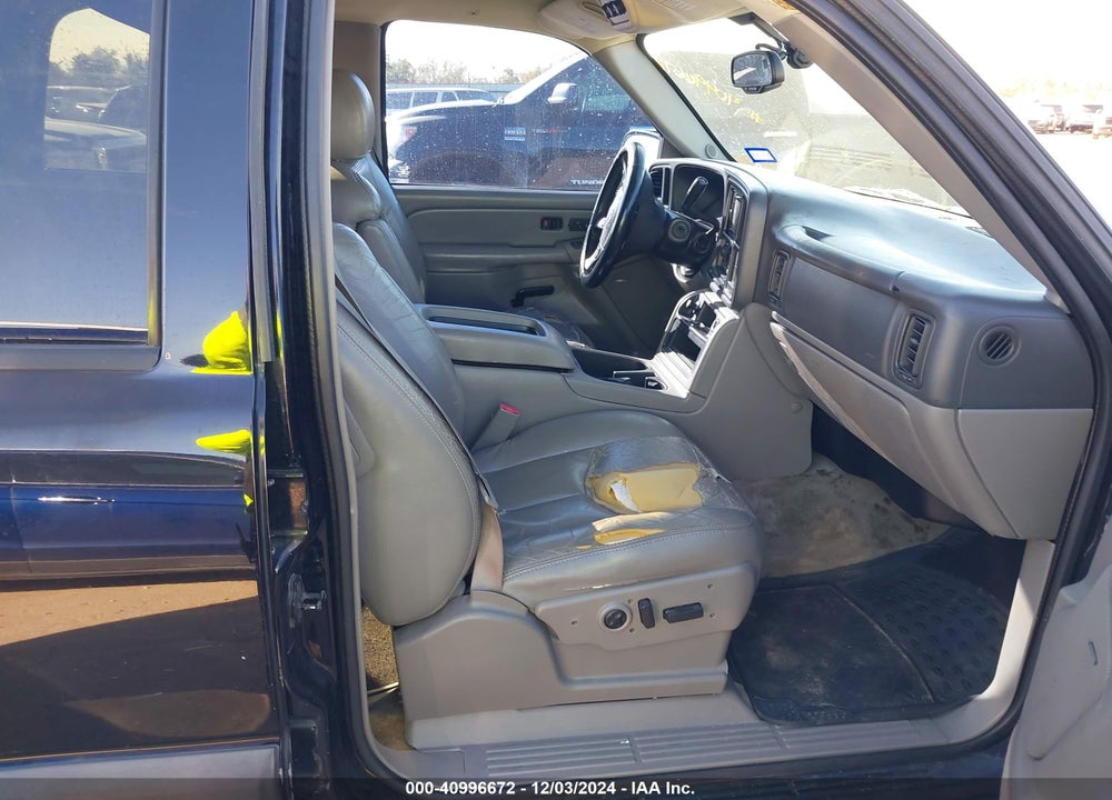 2004 CHEVROLET TAHOE LT VIN: 1GNEC13Z94R156270