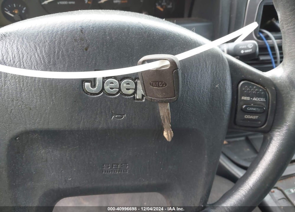 2004 JEEP GRAND CHEROKEE LAREDO VIN: 1J4GW48S14C100696