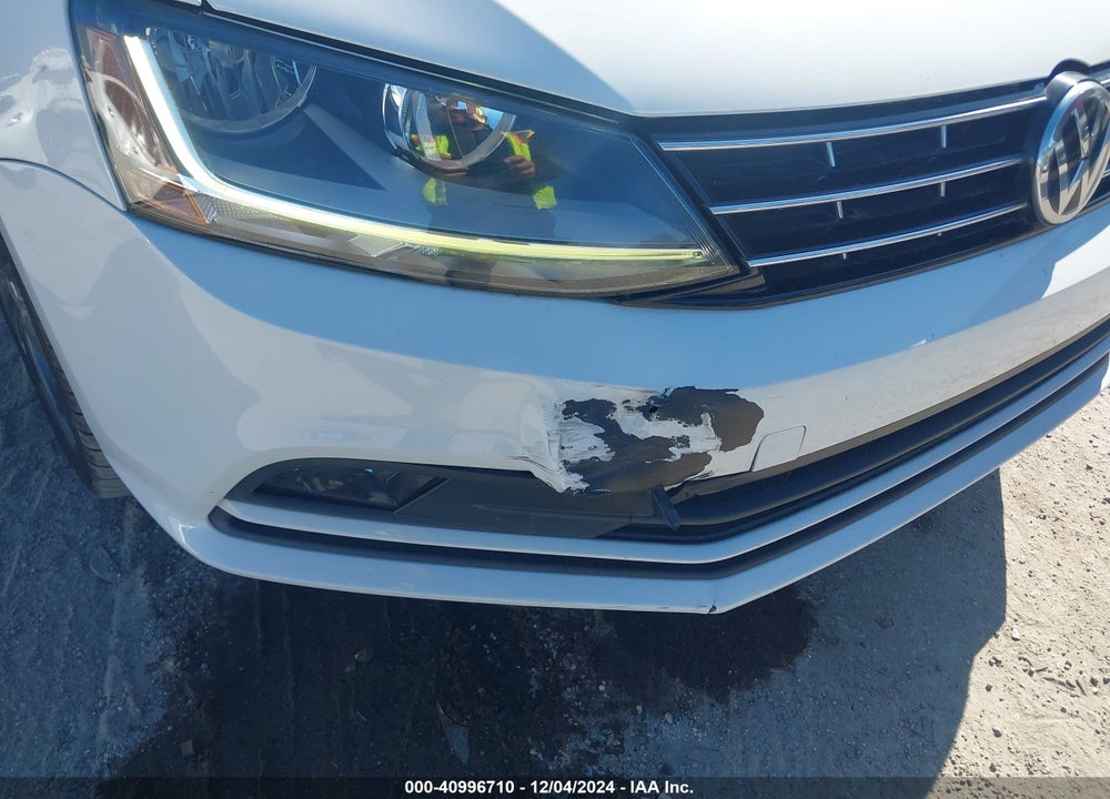 2018 VOLKSWAGEN JETTA 1.8T SEL VIN: 3VWL17AJ0JM213052