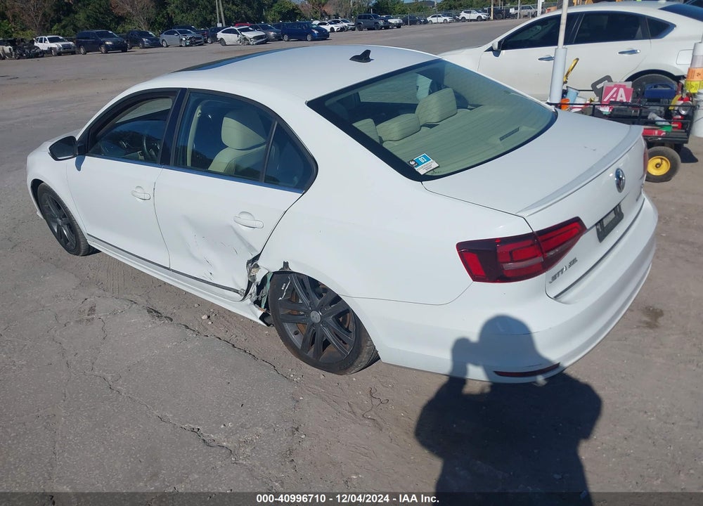 2018 VOLKSWAGEN JETTA 1.8T SEL VIN: 3VWL17AJ0JM213052