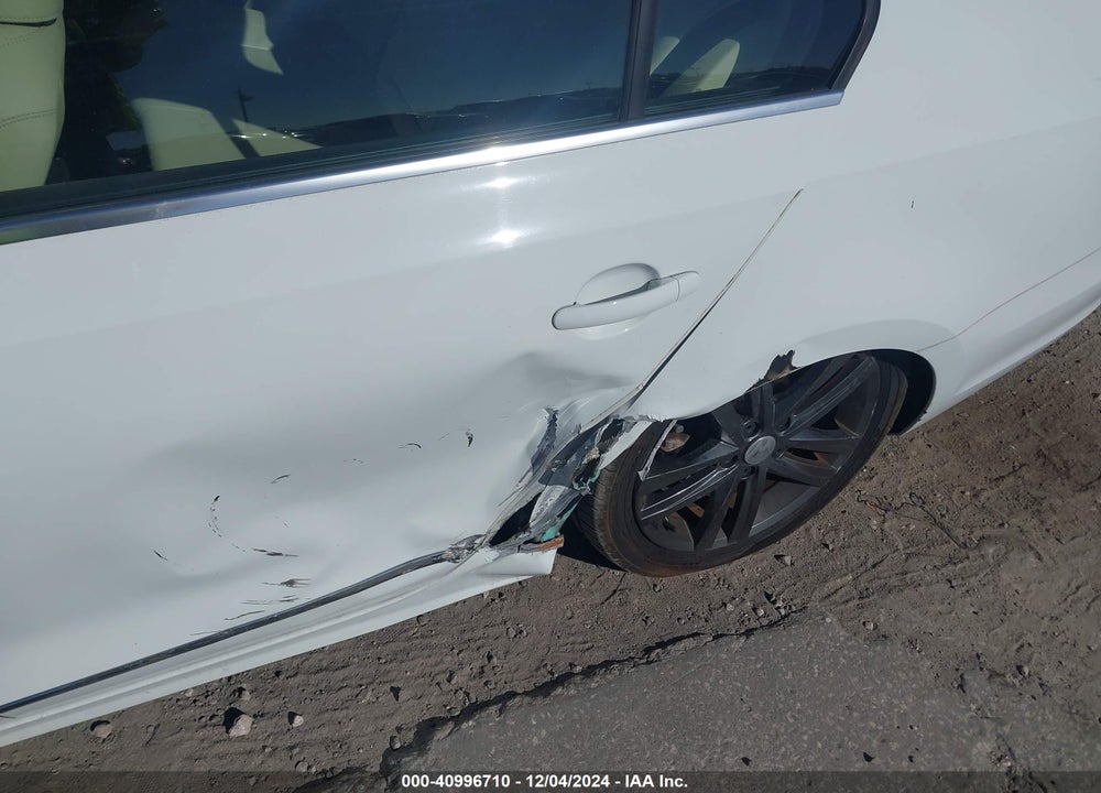 2018 VOLKSWAGEN JETTA 1.8T SEL VIN: 3VWL17AJ0JM213052