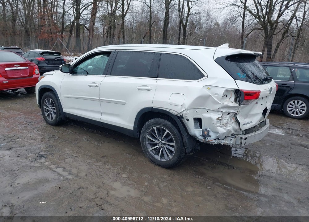 2019 TOYOTA HIGHLANDER XLE VIN: 5TDJZRFH3KS709839