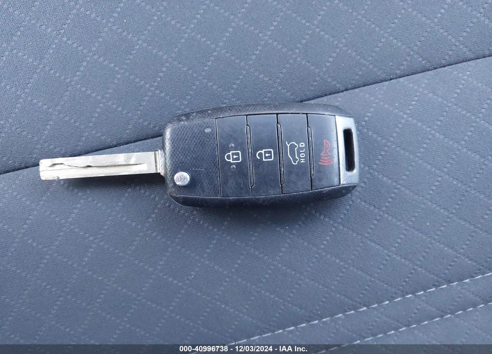 2016 KIA SORENTO 2.4L LX VIN: 5XYPGDA34GG103727