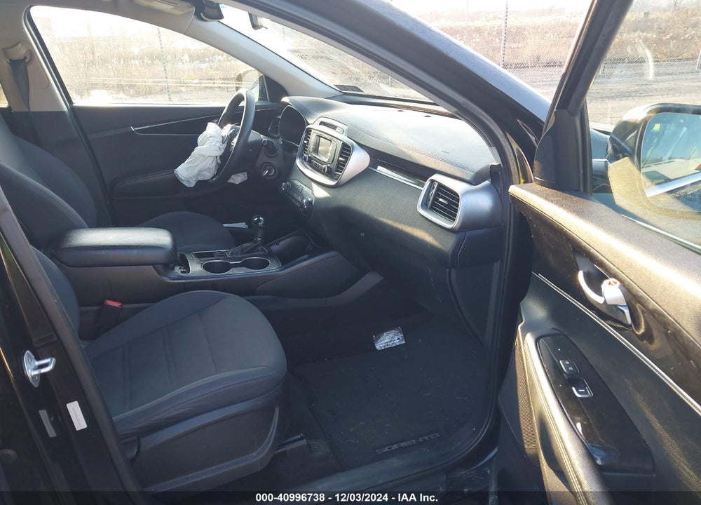 2016 KIA SORENTO 2.4L LX VIN: 5XYPGDA34GG103727