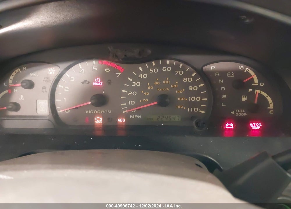 2002 TOYOTA SEQUOIA LIMITED V8 VIN: 5TDBT48A92S123610