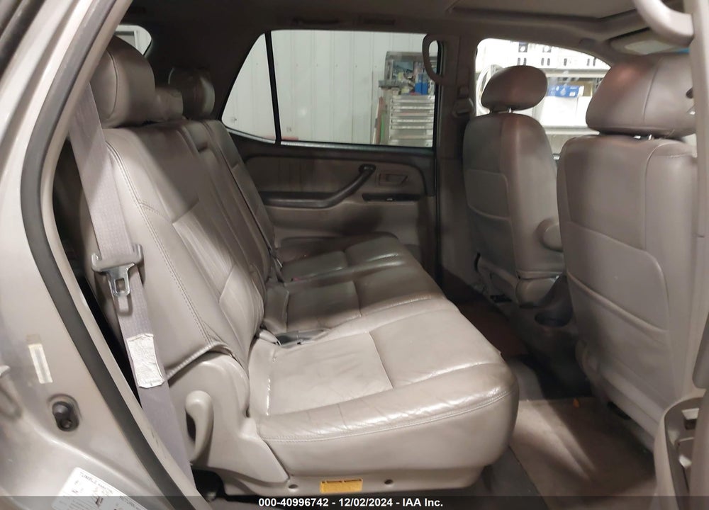 2002 TOYOTA SEQUOIA LIMITED V8 VIN: 5TDBT48A92S123610