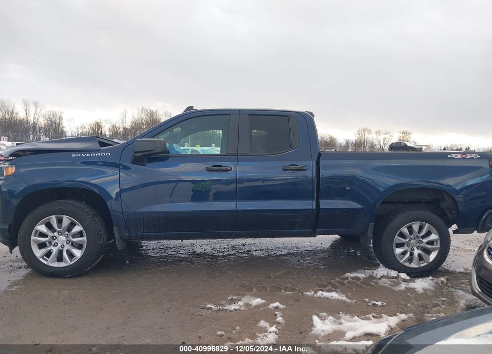 2021 CHEVROLET SILVERADO 1500 4WD STANDARD BED CUSTOM VIN: 1GCRYBEK2MZ373502