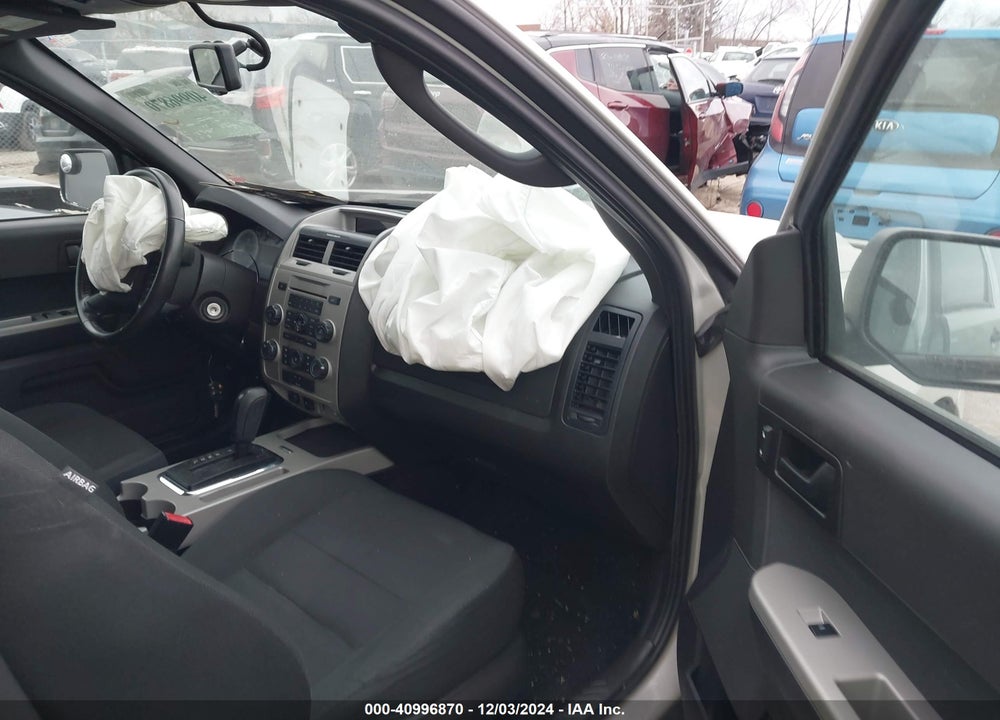 2009 FORD ESCAPE XLT VIN: 1FMCU03769KD07843