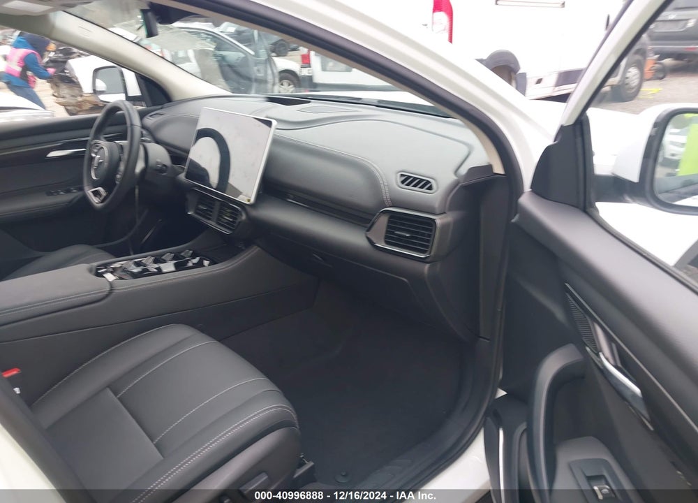 2024 VINFAST VF 8 ECO VIN: RLLV1AEB4RH007847