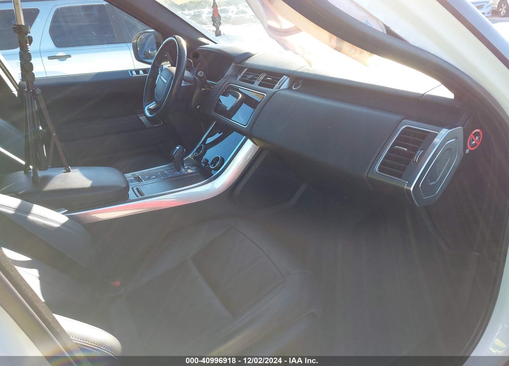 2018 LAND ROVER RANGE ROVER SPORT SE VIN: SALWG2RV1JA400203