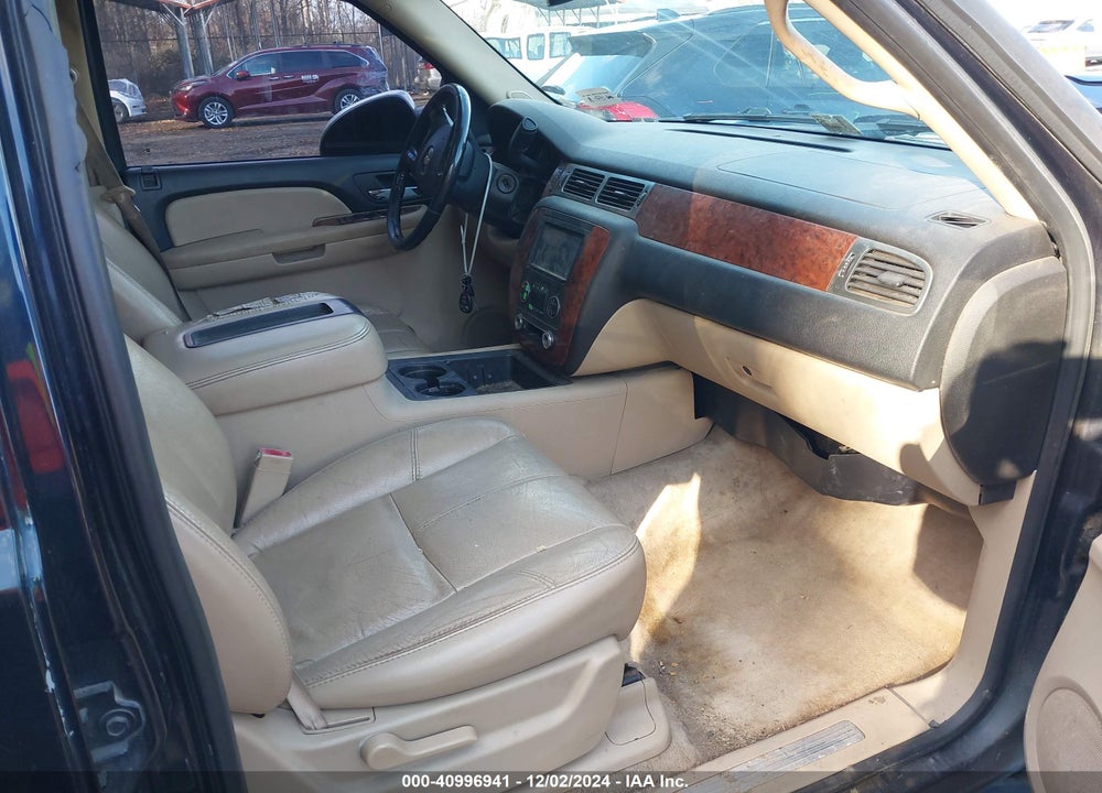 2007 CHEVROLET SUBURBAN 1500 LT VIN: 1GNFK16317J201123