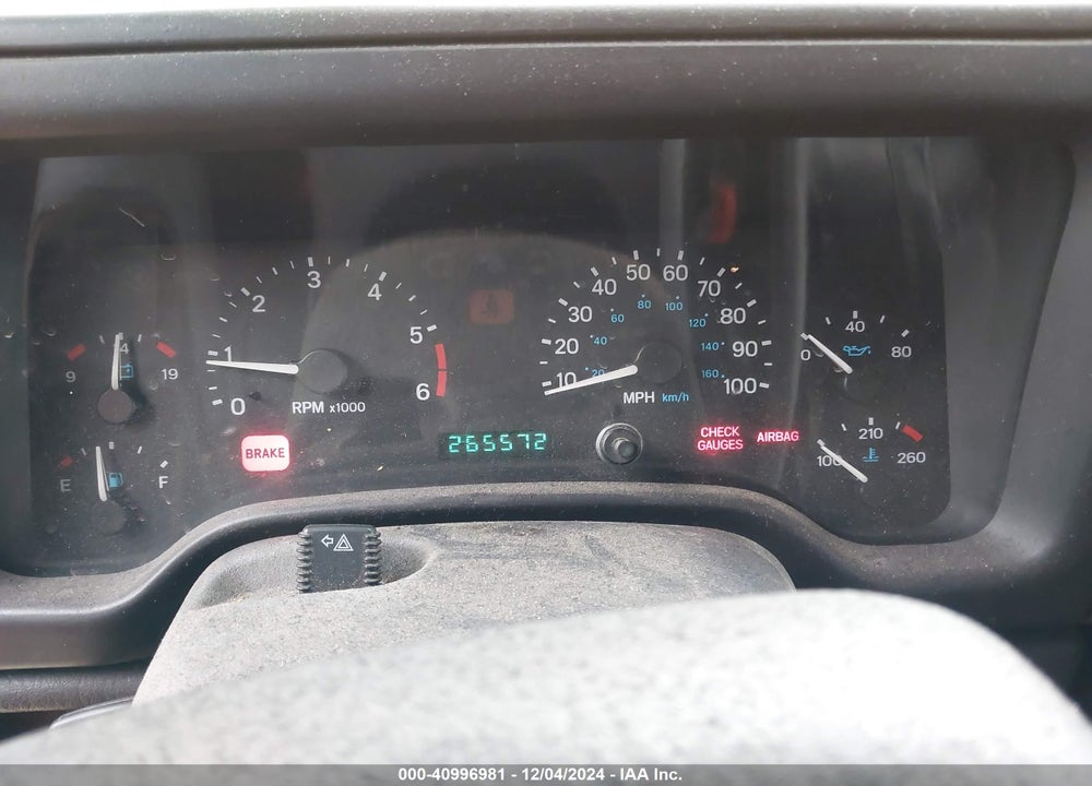 2000 JEEP WRANGLER SPORT VIN: 1J4FA49S0YP747405
