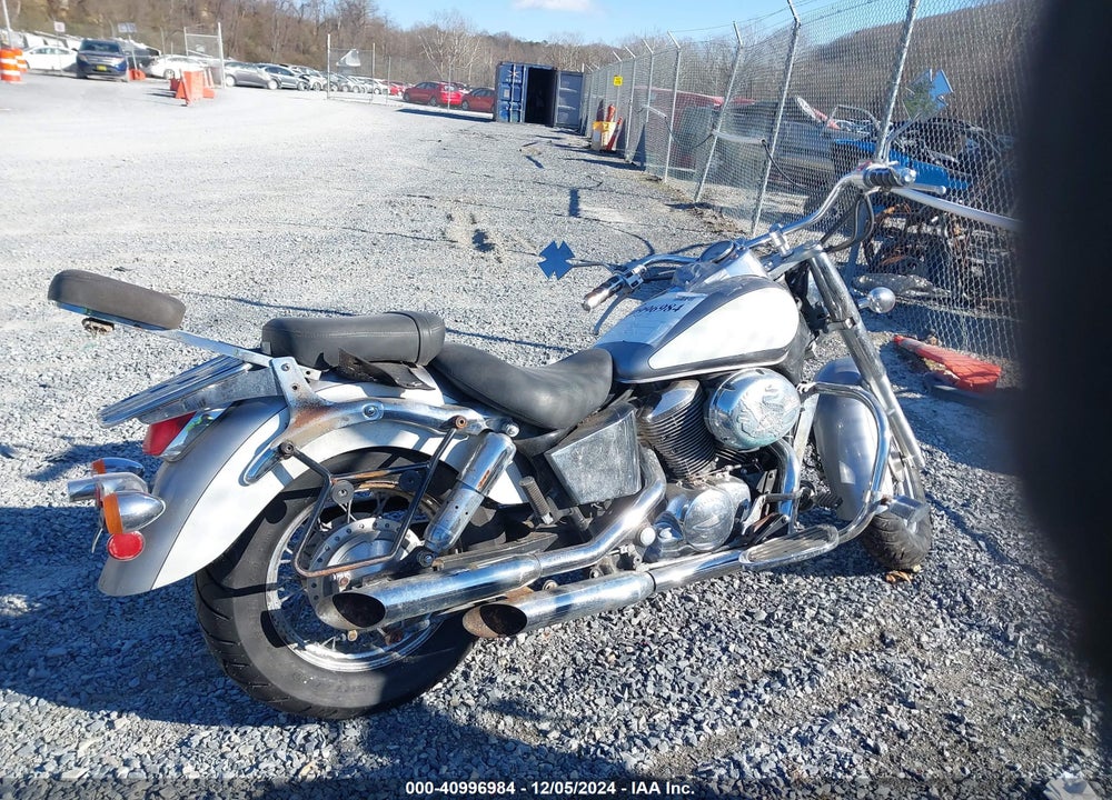 2001 HONDA VT750 CD2 VIN: JH2RC44601M451001