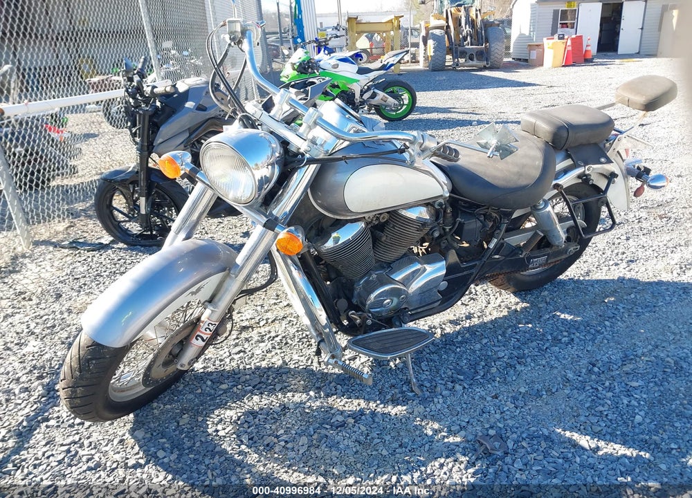 2001 HONDA VT750 CD2 VIN: JH2RC44601M451001