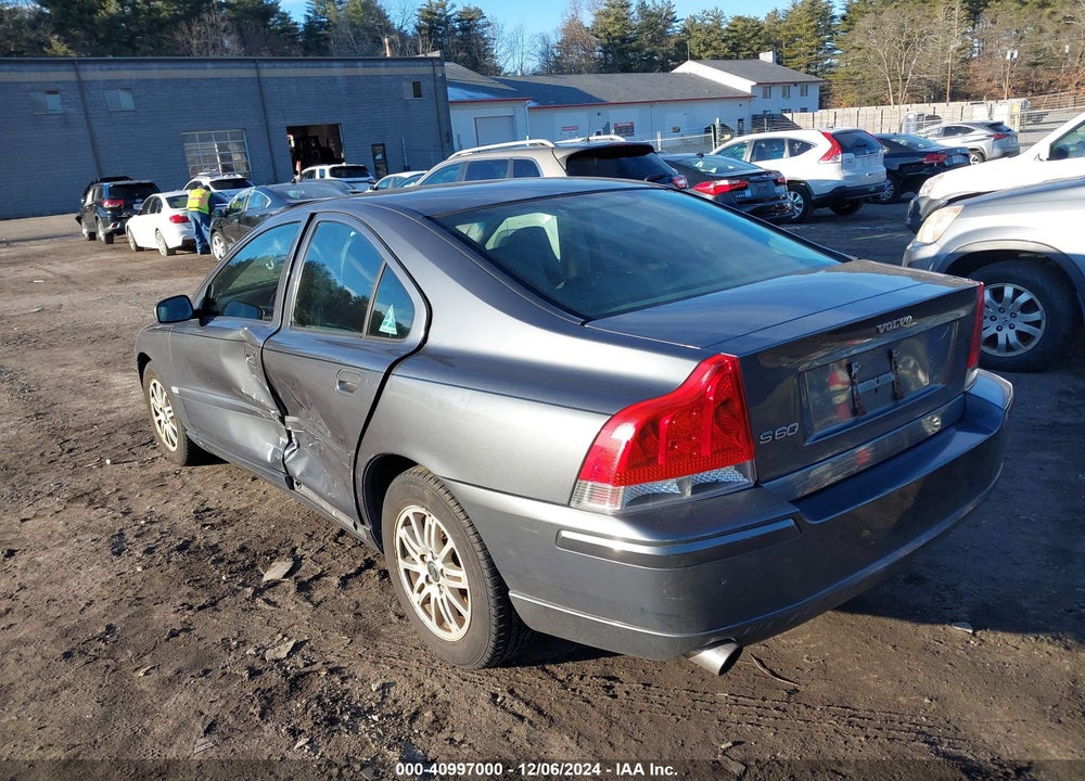 2005 VOLVO S60 2.4 VIN: YV1RS612952484101