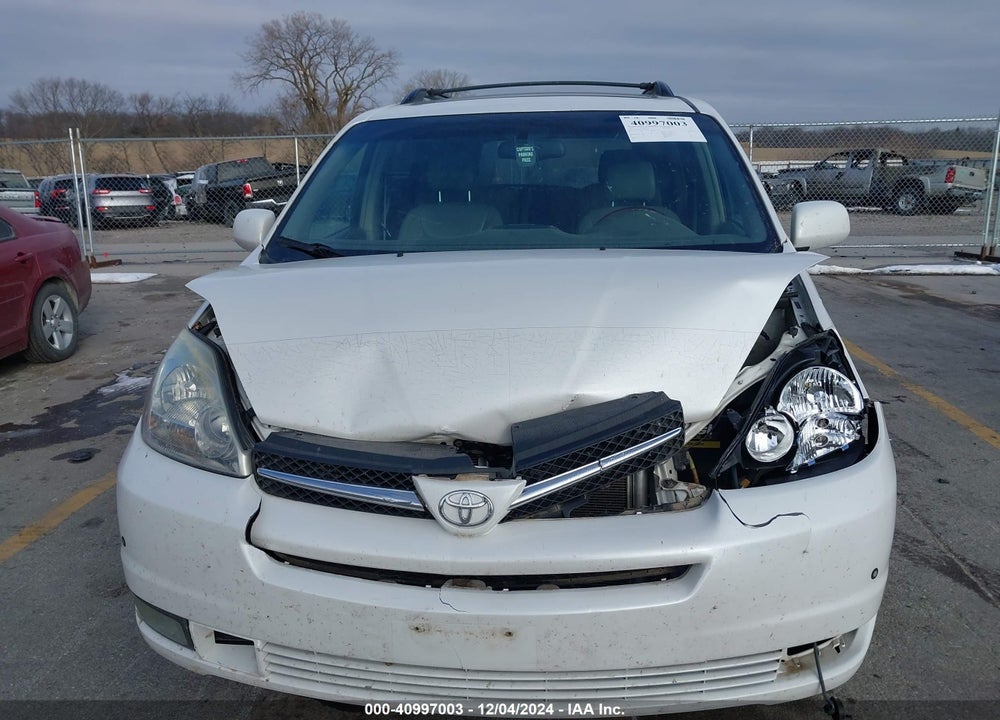 2005 TOYOTA SIENNA XLE LIMITED VIN: 5TDBA22C85S034829