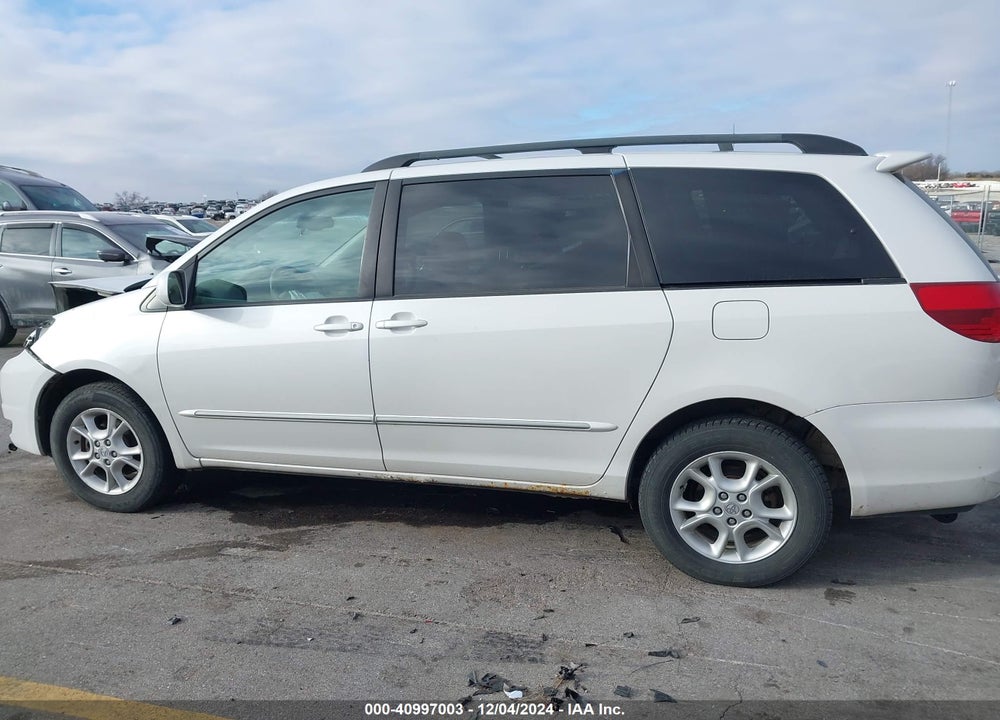 2005 TOYOTA SIENNA XLE LIMITED VIN: 5TDBA22C85S034829