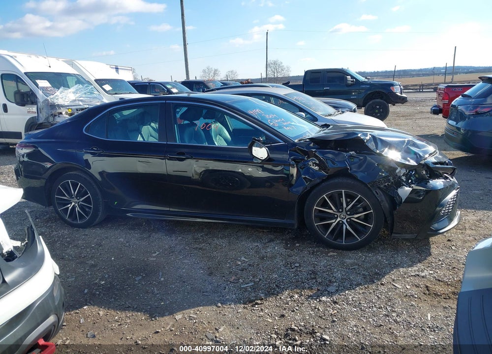 2021 TOYOTA CAMRY SE AWD VIN: 4T1T11BK2MU026057