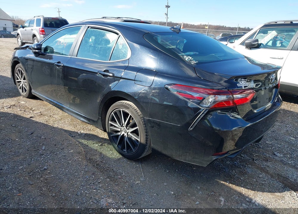 2021 TOYOTA CAMRY SE AWD VIN: 4T1T11BK2MU026057
