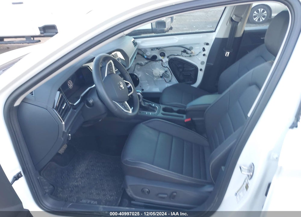 2024 VOLKSWAGEN JETTA VIN: 3VW7M7BU7RM012892