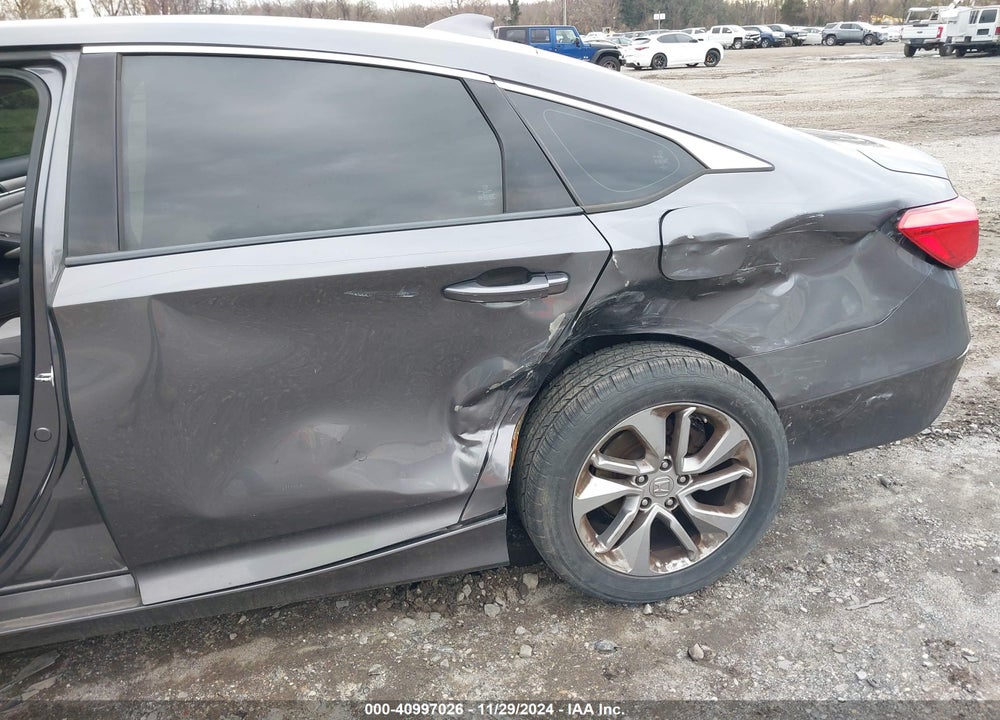 2018 HONDA ACCORD VIN: 1HGCV1F10JA009623