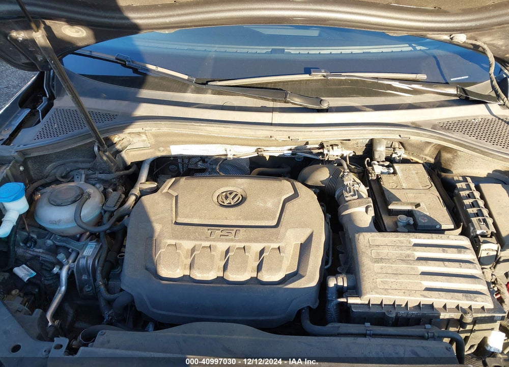 2020 VOLKSWAGEN TIGUAN VIN: 3VV2B7AXXLM025353