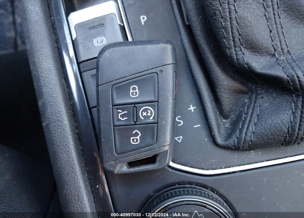 2020 VOLKSWAGEN TIGUAN VIN: 3VV2B7AXXLM025353