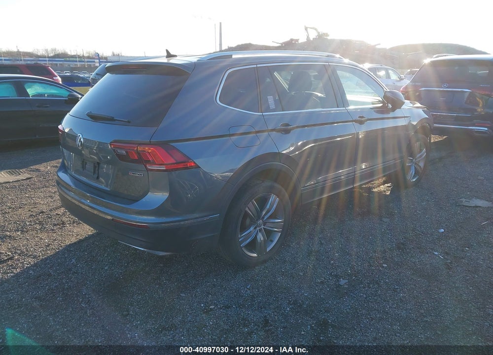 2020 VOLKSWAGEN TIGUAN VIN: 3VV2B7AXXLM025353