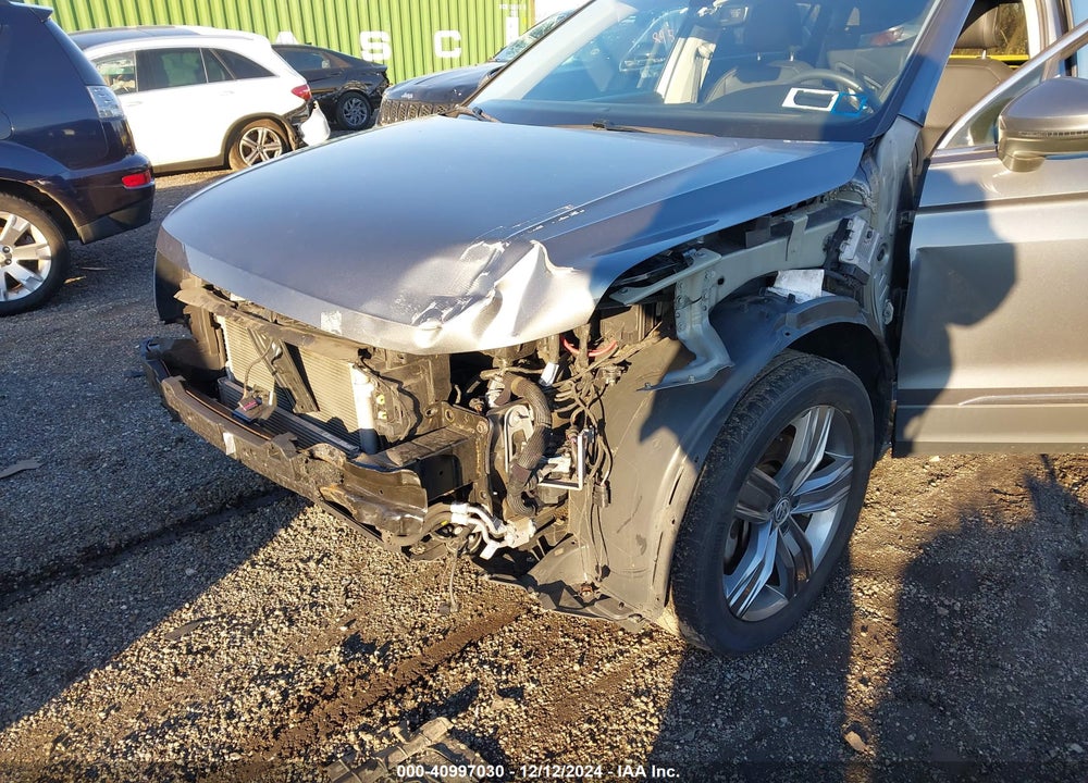 2020 VOLKSWAGEN TIGUAN VIN: 3VV2B7AXXLM025353