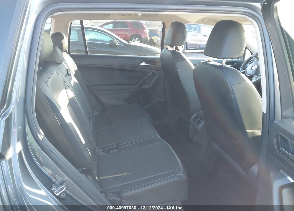 2020 VOLKSWAGEN TIGUAN VIN: 3VV2B7AXXLM025353