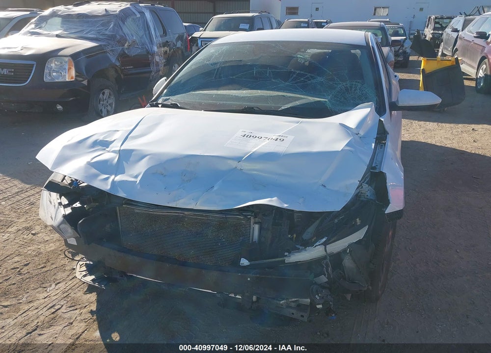 2023 HYUNDAI ELANTRA SEL VIN: 5NPLM4AG9PH094817
