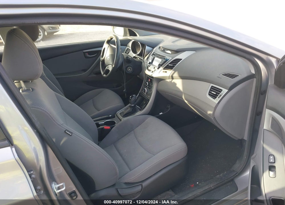 2014 HYUNDAI ELANTRA SE VIN: KMHDH4AE0EU082013