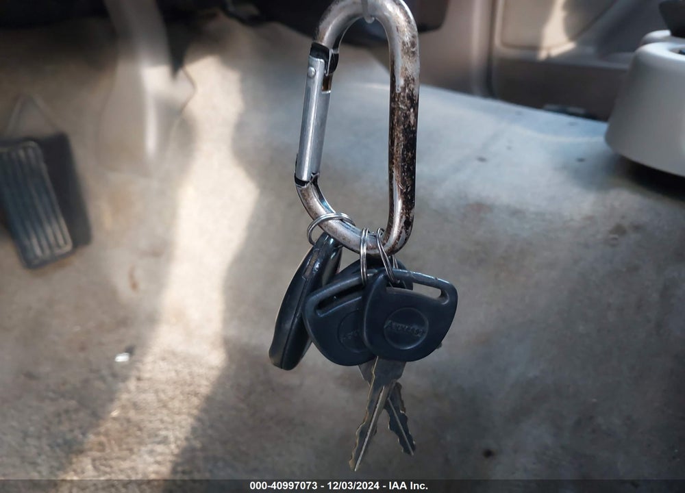 2004 GMC YUKON XL 2500 SLE VIN: 3GKGK26U54G209089