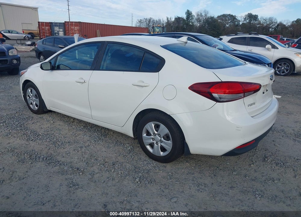 2018 KIA FORTE VIN: 3KPFK4A70JE180550