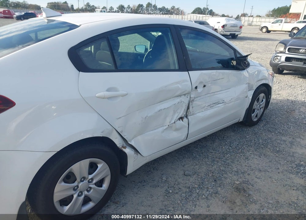 2018 KIA FORTE VIN: 3KPFK4A70JE180550
