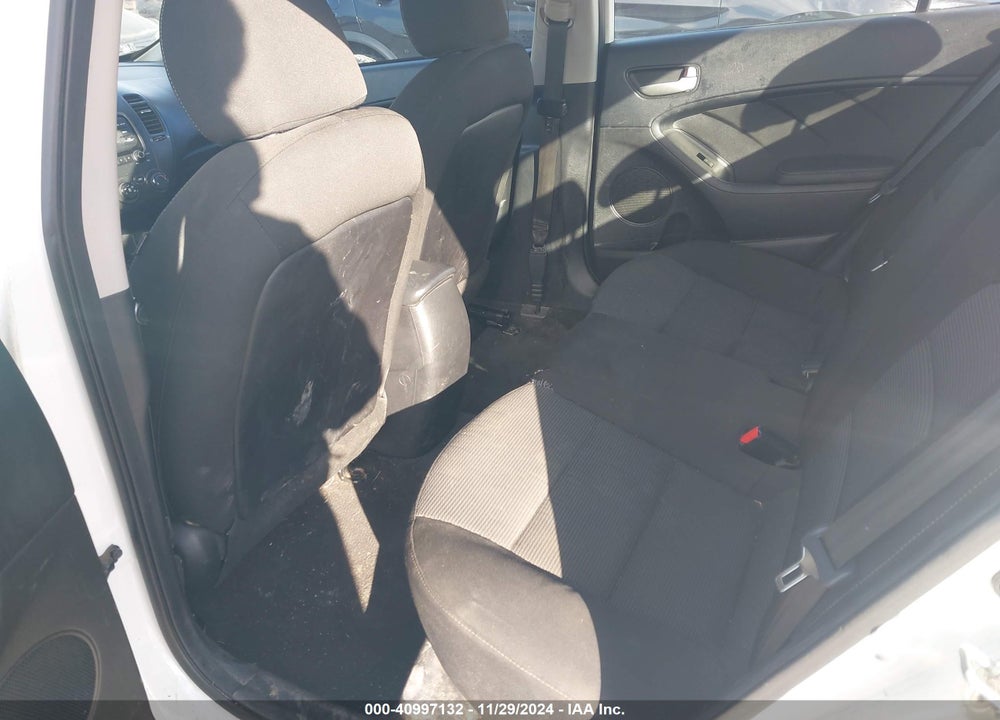 2018 KIA FORTE VIN: 3KPFK4A70JE180550